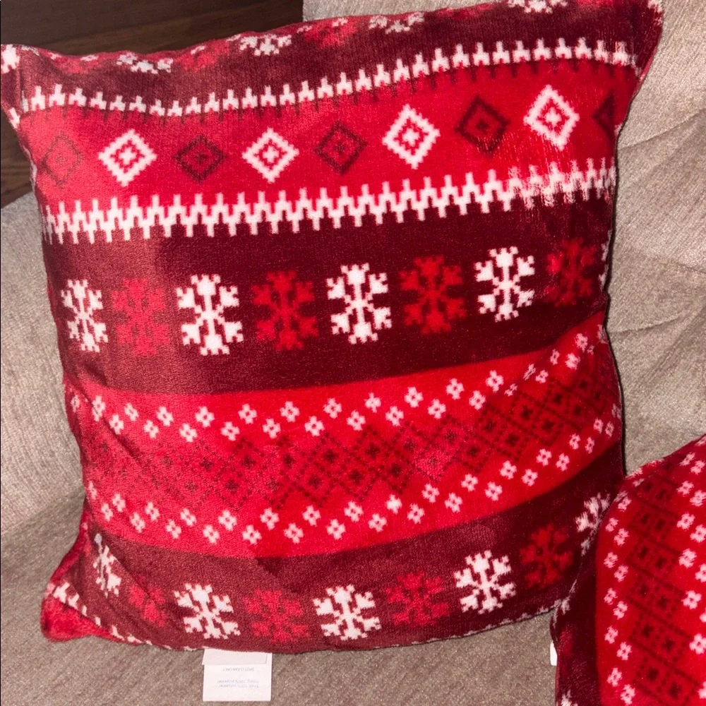 Set of 2 red & white Christmas throw pillows
